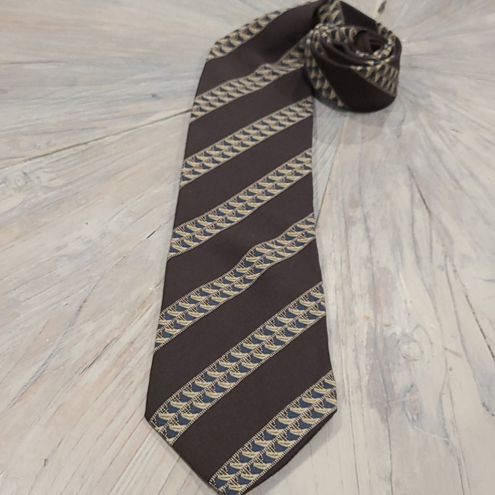 Giorgio Armani 100% silk tie